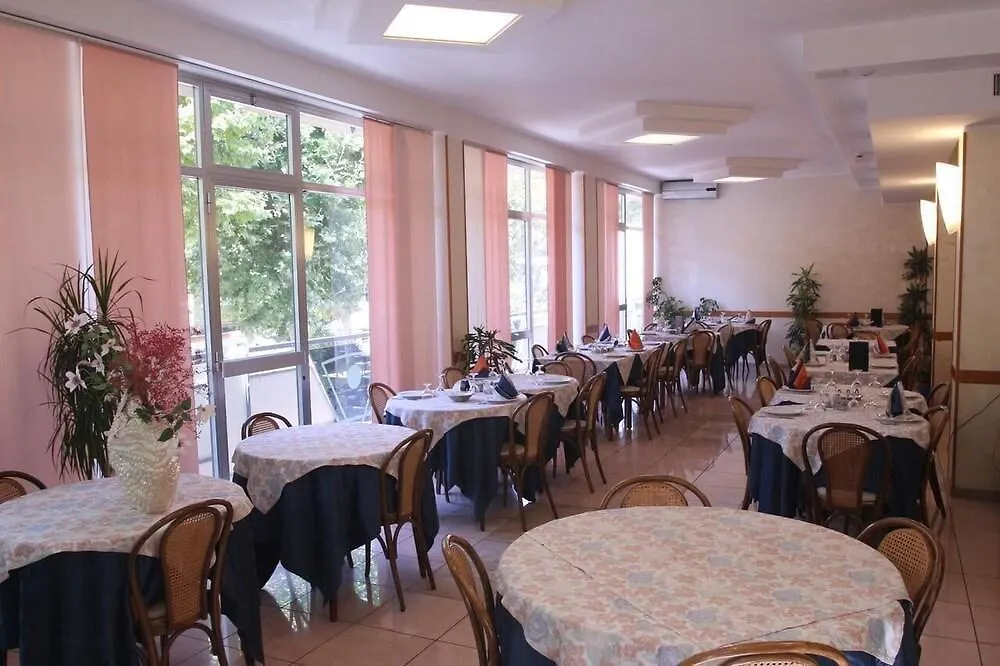 Hotel Colorado Rimini 3*,
